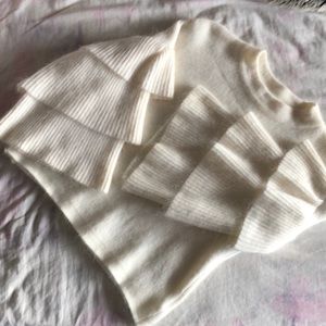 NWOT ENDLESS ROSE 3 TEIR SLEEVE SWEATER
